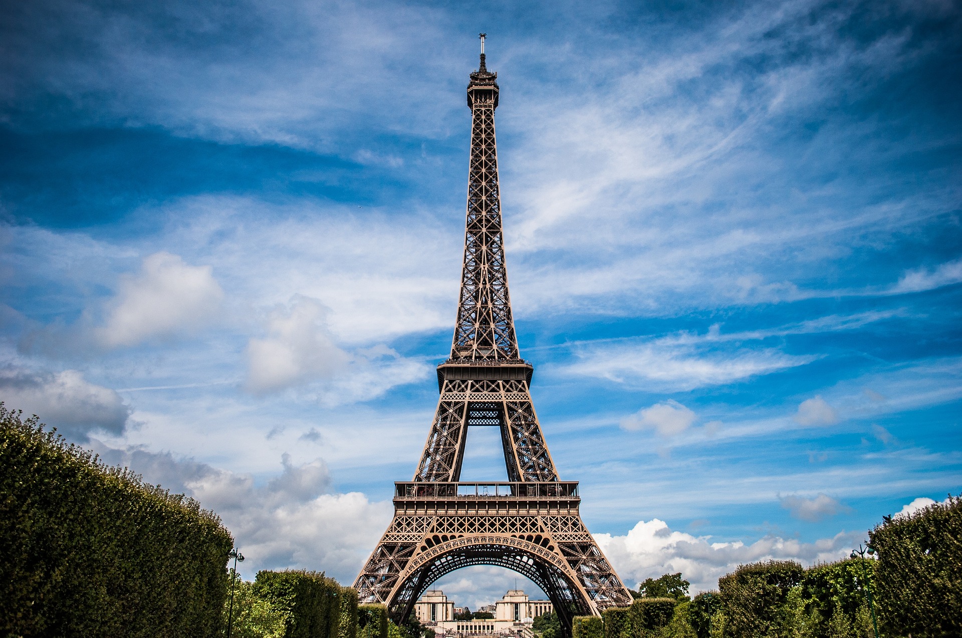 eiffel-tower-975004_1920